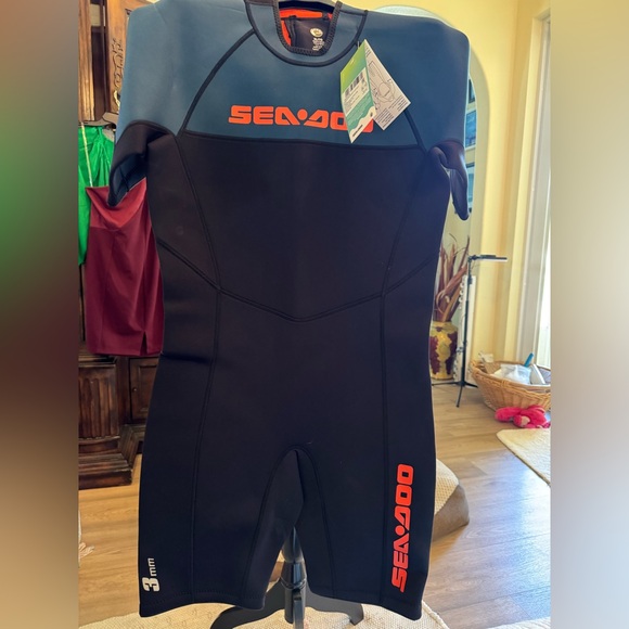 Mens Swim Wetsuit - Black and Orange xl nwt